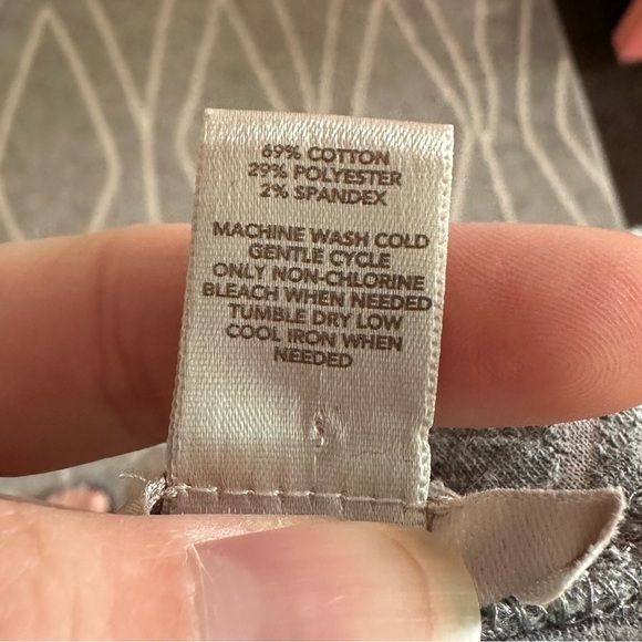 LOFT Gray Elbow Sleeve Stretch Tailored Top w/ Shell Pattern - Picture 4 of 4